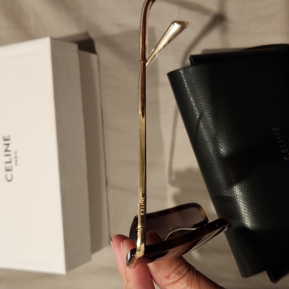 NWT CELINE CL40141U This square Celine sunglass is havana and gold frame. - Picture 6 of 12